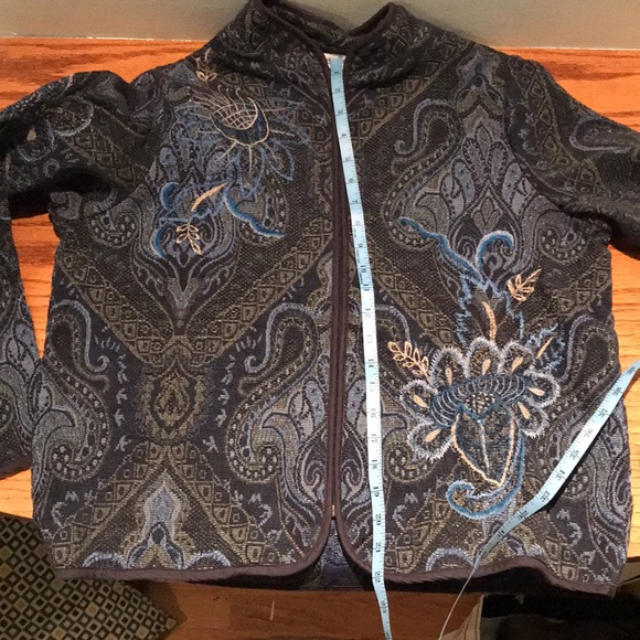 Coldwater Creek size LP front zip tapestry jacket. Beautiful colors! - Picture 7 of 7